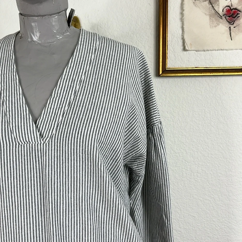 Steven Alan V Neck & Back Gray White Stripe Cotton Split Neck Oversized Top - Picture 2 of 8
